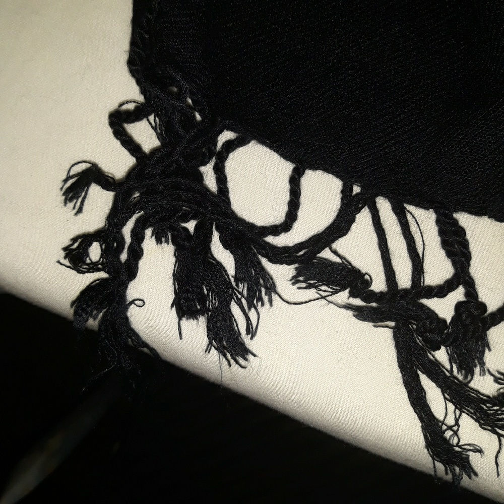 APT. 9 Black Scarf - Picture 3 of 4